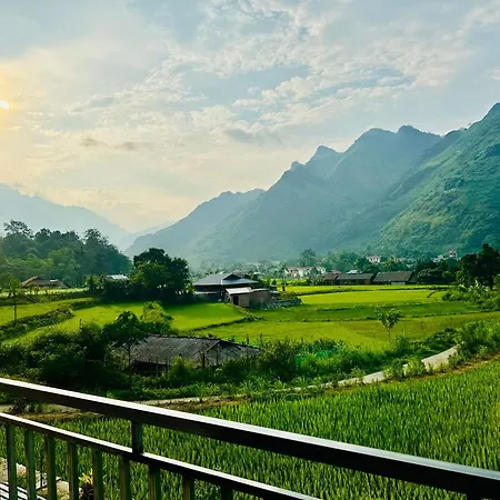 Du Gia Field View Homestay Làng Cac Exterior photo