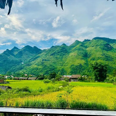 Du Gia Field View Homestay Làng Cac Exterior photo